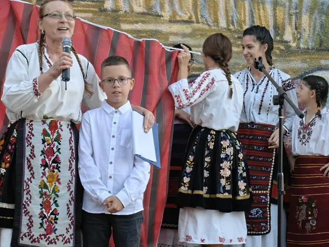 Традиционният събор в Долни Вадин събра поколения на площада