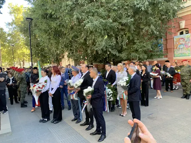 С тържествен ритуал Плевен отбеляза Деня на независимостта