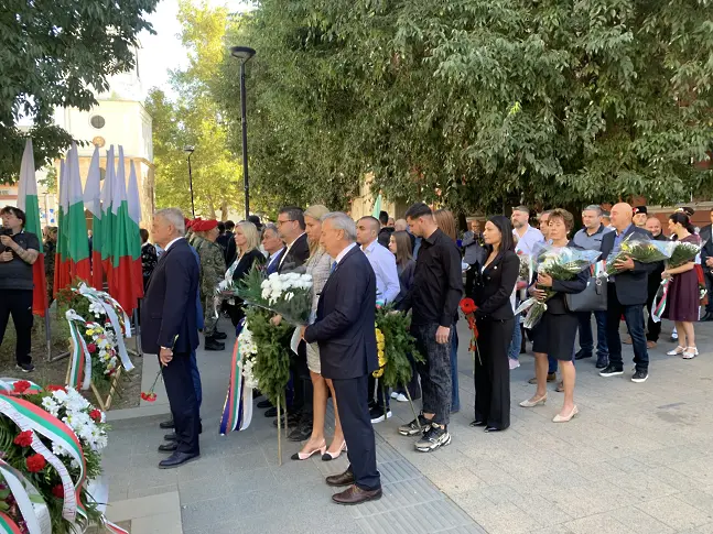 С тържествен ритуал Плевен отбеляза Деня на независимостта