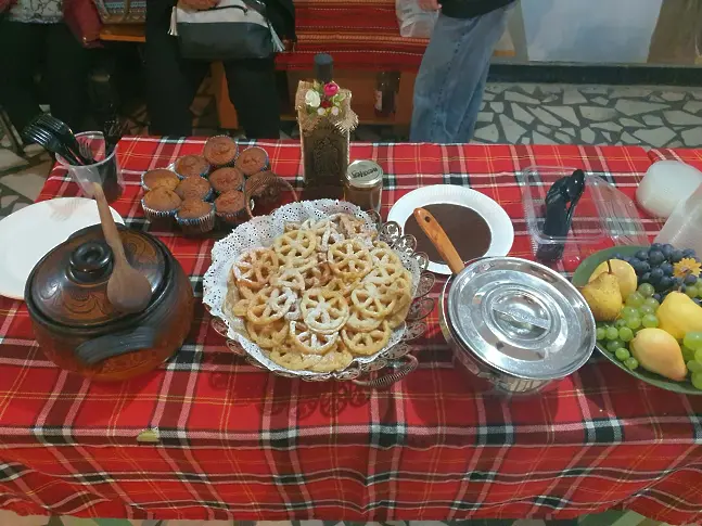 Нейково събра фолклора и вкусовете на Котленския край