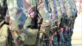 Военнослужещи провеждат занятия по оцеляване в района на Карандила
