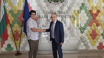 Областният управител се срещна с американския доброволец Томи Десиано