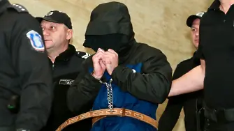 Прокурорският син с качулка в съда: Изглеждам различно, не искам да ме снимат