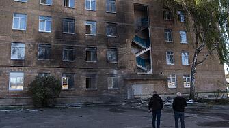 Руски дронове се вривиха в училище в Киев, избухна пожар