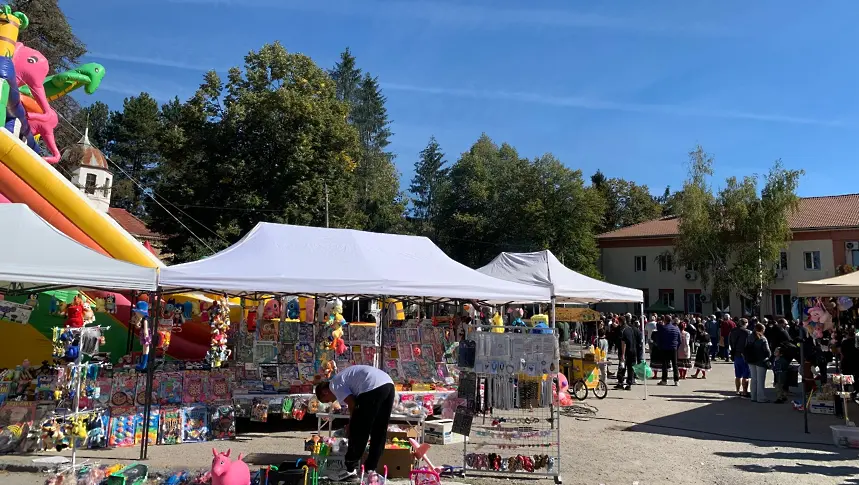 „Празник на баклавата“ се провежда за 14-ти пореден път в ловешкото село Малиново/СНИМКИ-ВИДЕО/