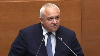 Демерджиев свърза вълната от бомбени заплахи с изслушванията си за полетите на Пеевски