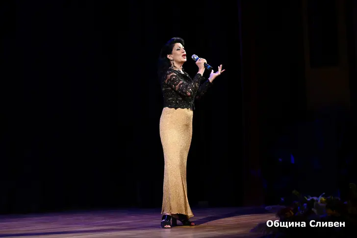 Сливен отличи педагози с наградите за учител и директор на годината