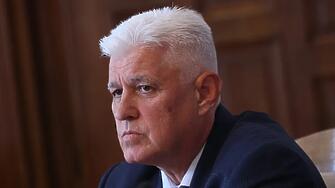 Изслушват военния министър Димитър Стоянов