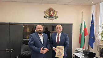 Областният управител Михаил Кашеров проведе работна среща с районния мюфтия Сунай Рамадан