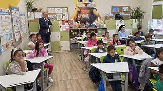 Областният управител на Сливен влезе в ролята на ученик в с. Сотиря, за да се запознае с предизвикателствата в образованието