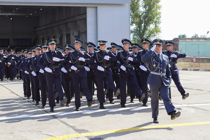 61 курсанти от 80-ия випуск на ВВВУ „Георги Бенковски“ положиха военна клетва