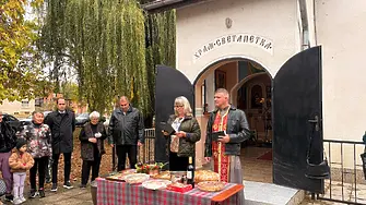 Църквата „Св. Петка“ в Горно Пещене отбеляза храмовия си празник