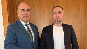 Фаворитът на Тръмп да управлява Украйна ли посети Румен Радев в София?