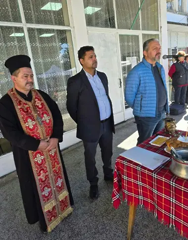 Кметът д-р Иван Иванов и председателят на Общинския съвет д-р Явор Памукчиев поздравиха жителите на селата в община Севлиево по случай техните празници