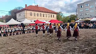 Кметът д-р Иван Иванов и председателят на Общинския съвет д-р Явор Памукчиев поздравиха жителите на селата в община Севлиево по случай техните празници