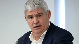 Пламен Димитров: Доминира усещането, че ИИ носи по-големи неравенства на пазара на труда