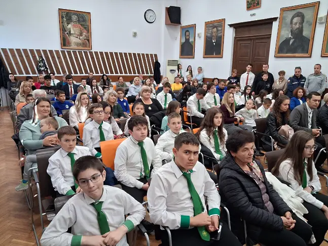 Наградиха победителите в Димитровденското математическо състезание