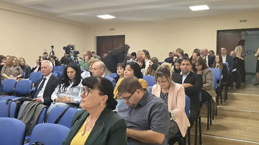 Регионален форум в Плевен обедини институции и образователната общност в диалог за бъдещето на образованието