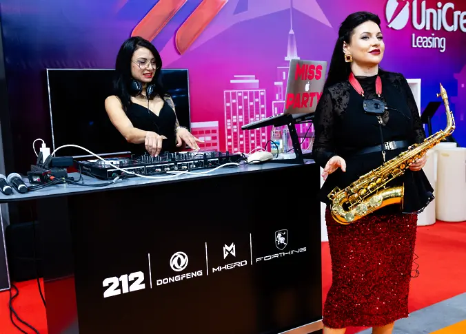 Премиера на Asia Motor Show - два нови модела на DONGFENG