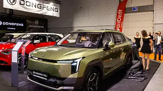 Премиера на Asia Motor Show - два нови модела на DONGFENG