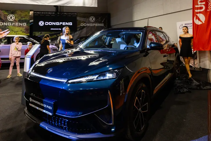 Премиера на Asia Motor Show - два нови модела на DONGFENG