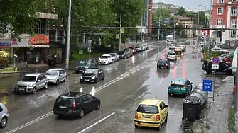 В четвъртък преди и около обед на много места ще има краткотрайни превалявания от дъжд