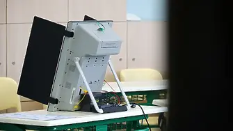 Сигнал за незаконна агитация и неработеща машина: Как протича изборният ден в Габровско?