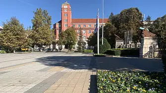 В неделя сутринта на повече места в равнините и котловините ще има намалена видимост до мъгла