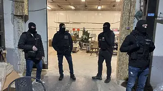 Разбиха нелегална фабрика за цигари в Карнобат