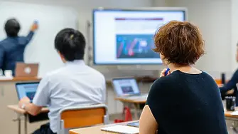 Почти 2 млн. евро от държавата за ученици, които работят още в училище