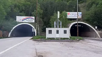 Ограничават движението на камиони по „Хемус“ заради ремонта на тунел „Топли дол“