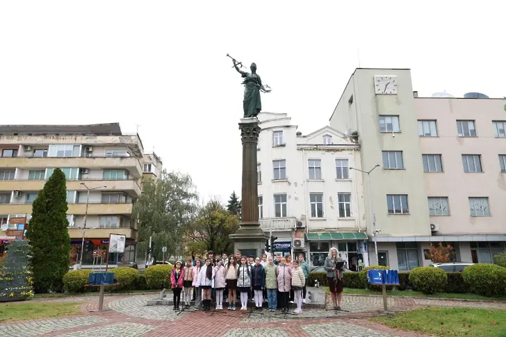 Севлиево почете тържествено в аванс Деня на народните будители