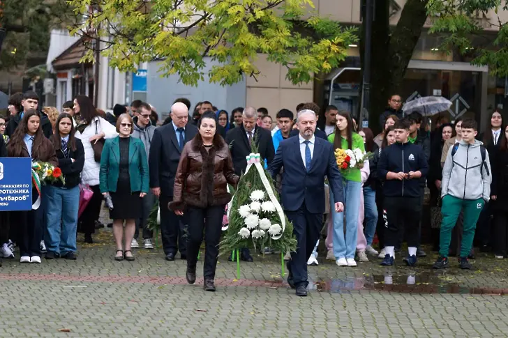 Севлиево почете тържествено в аванс Деня на народните будители