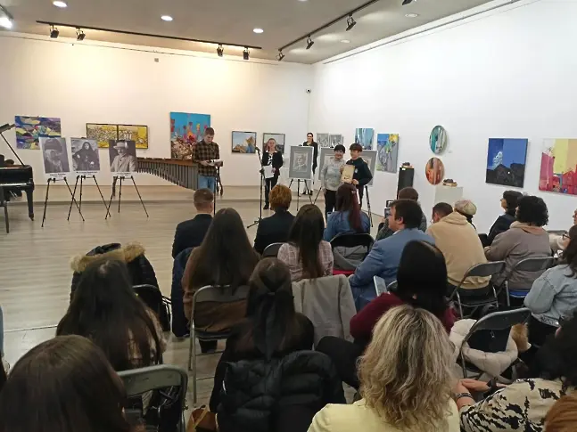 Община Плевен отличи ученици, преподаватели и директори за принос към образованието, науката и духовността