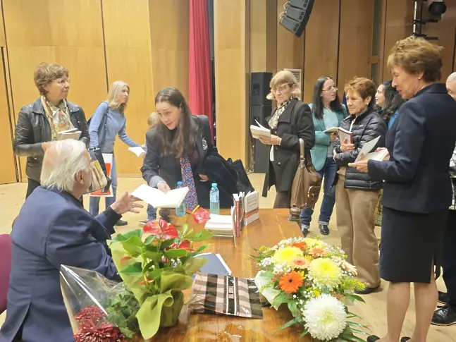 Георги Константинов отново в родния Плевен – среща с поезията, с обичта и с духа на родния град/СНИМКИ/