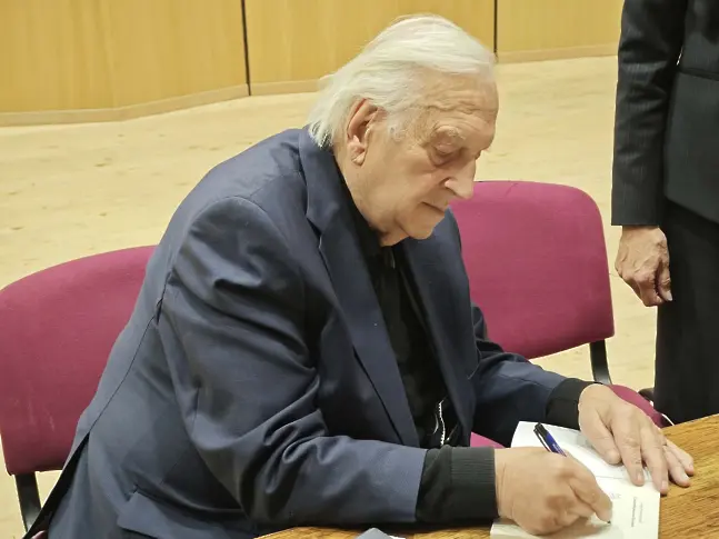 Георги Константинов отново в родния Плевен – среща с поезията, с обичта и с духа на родния град/СНИМКИ/
