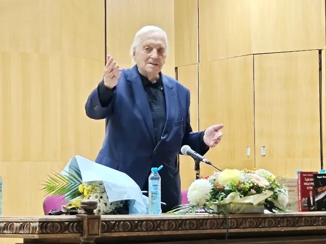 Георги Константинов отново в родния Плевен – среща с поезията, с обичта и с духа на родния град/СНИМКИ/