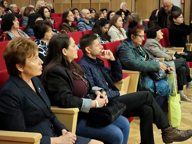 Георги Константинов отново в родния Плевен – среща с поезията, с обичта и с духа на родния град/СНИМКИ/