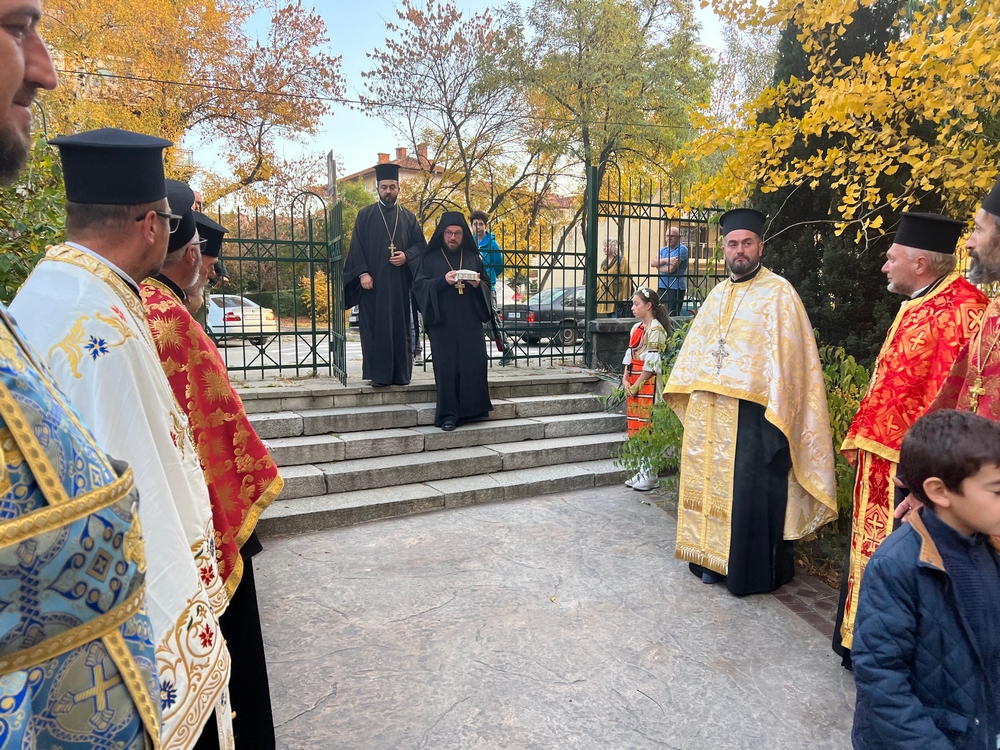 Частица от мощите на Св. Димитър са  в  Кюстендил