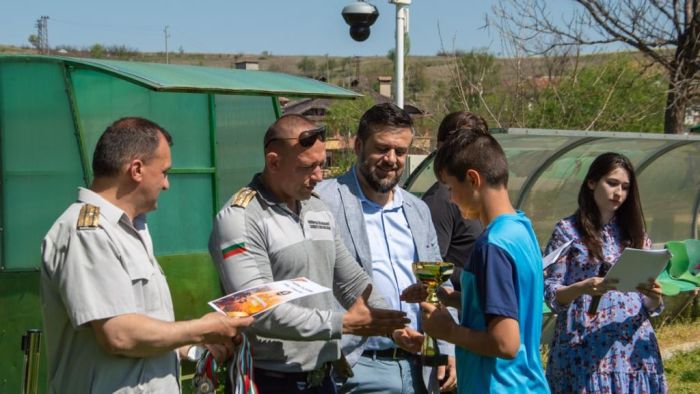 Отборът на II ОУ е големият победител в състезанието "Млад огнеборец"