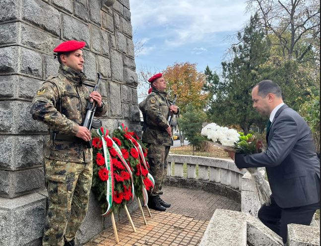 На Архангелова Задушница Враца почете паметта на загиналите герои във войните