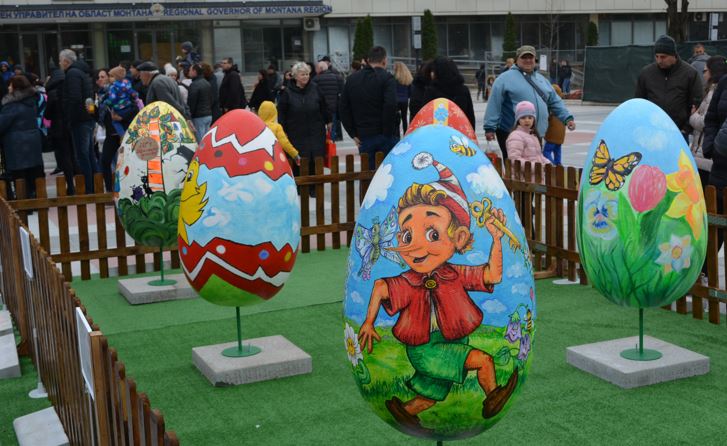 Еднометрови перашки разкрасиха центъра на Монтана