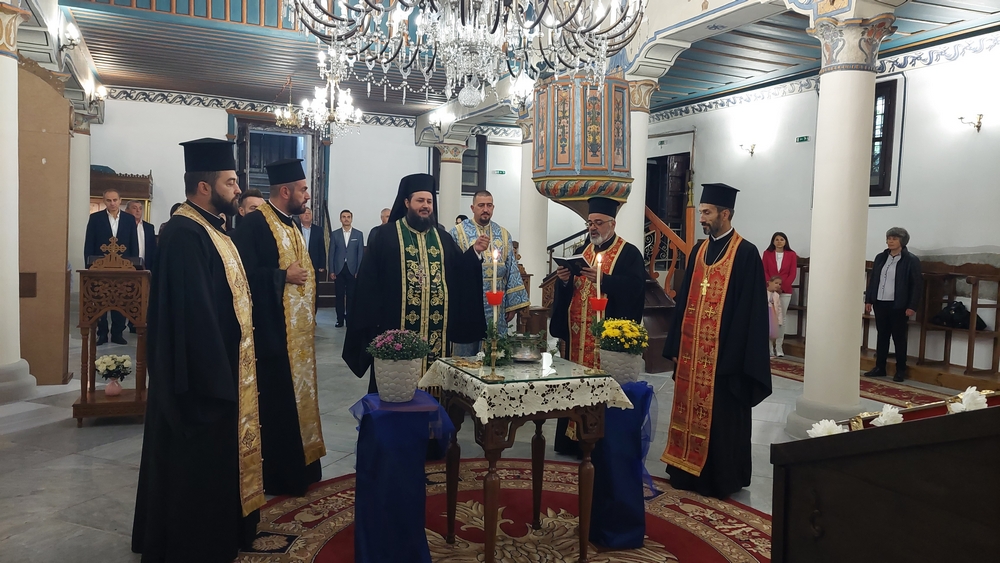 С  молебен за здраве и благословение започна новата учебна  година в Кюстендил
