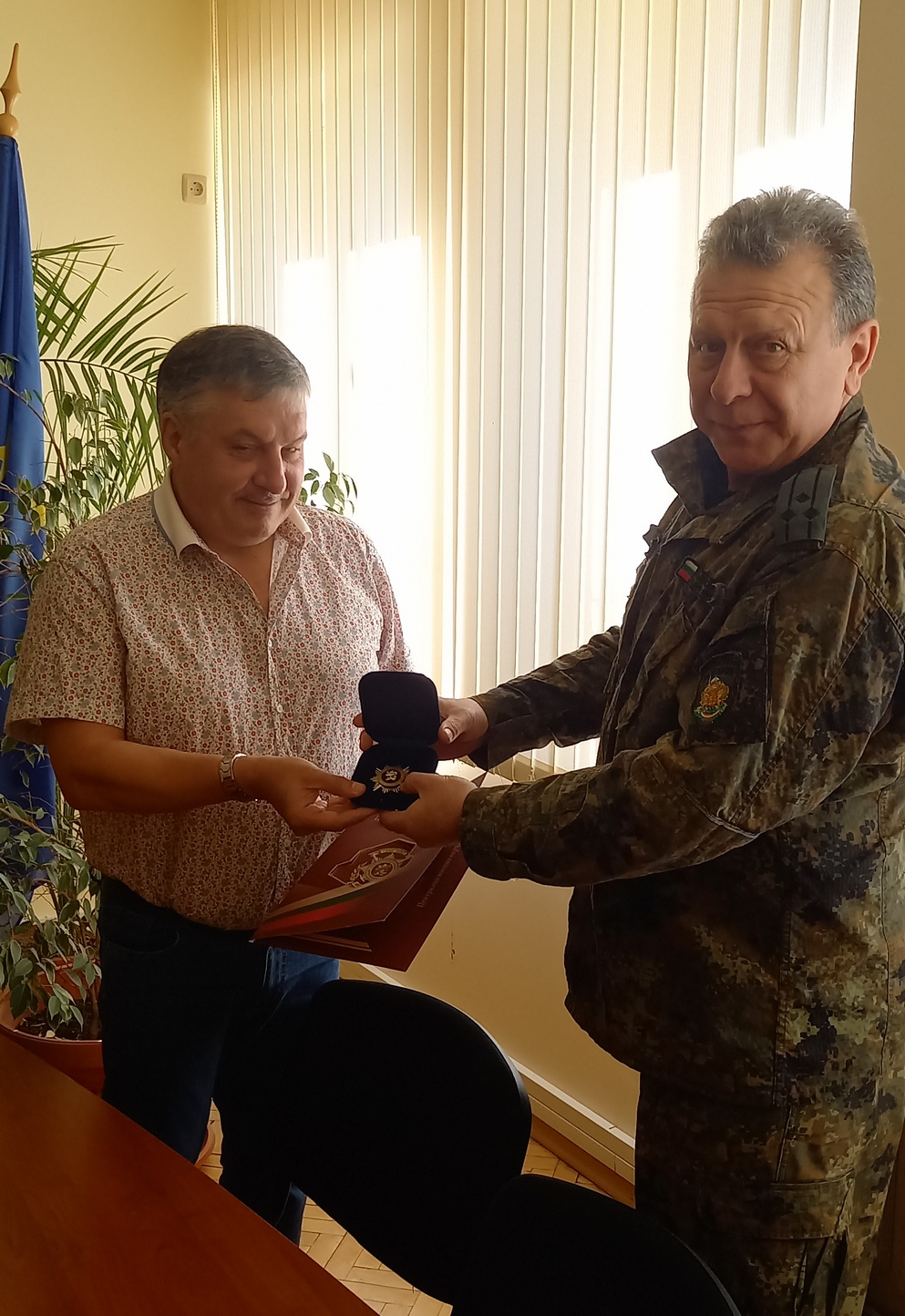 Кметът на община Гулянци беше удостоен с плакет на Централно военно окръжие