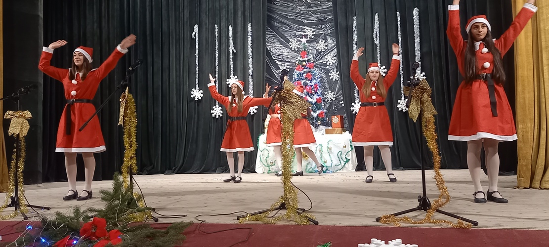 Голям коледен концерт напълни салона на читалището в Гулянци