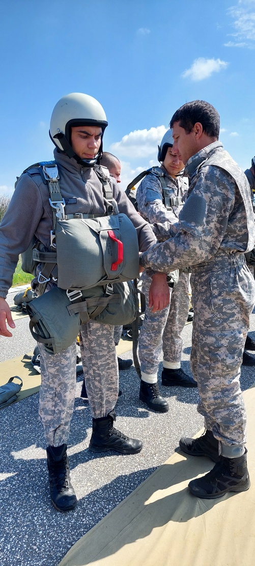 Първокурсниците пилоти във ВВВУ „Георги Бенковски“ разпериха криле