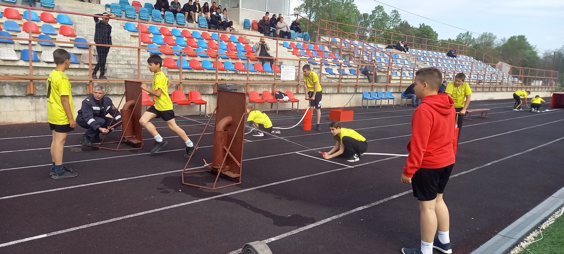 Младите огнеборци от община Гулянци премериха сили и умения