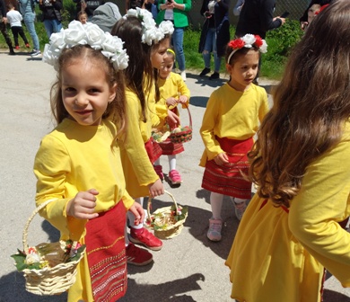 Лазарнята в село Гарван – празник на любителското творчество