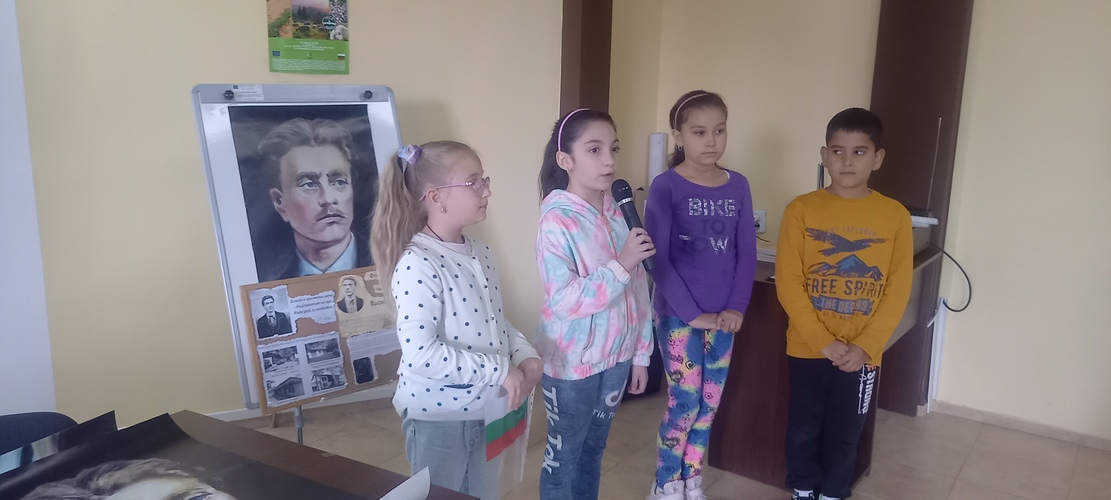 Ученици и културни дейци от община Гулянци се срещнаха с потомък на Васил Левски