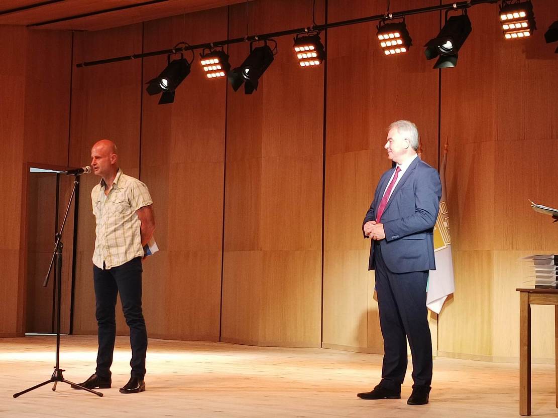 Награди за принос в областта на образованието получиха директори, педагози, ученици и деца от школи 